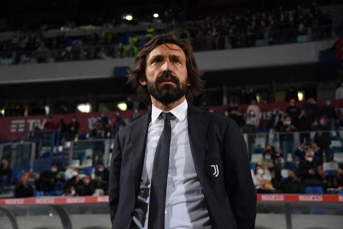 Fenerbahçe'de hoca arayışı devam ederken Pirlo'ya teklif götürüldüğü iddia edildi