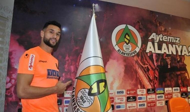 Steven Caulker'ın Beşiktaş'ı reddederek Fenerbahçe ile anlaştığı iddia edildi