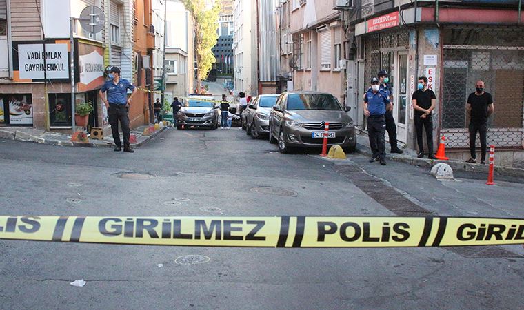 Şişli'de çocuğunu parka götürmek için sokağa çıkan baba silahlı saldırıda yaşamını yitirdi