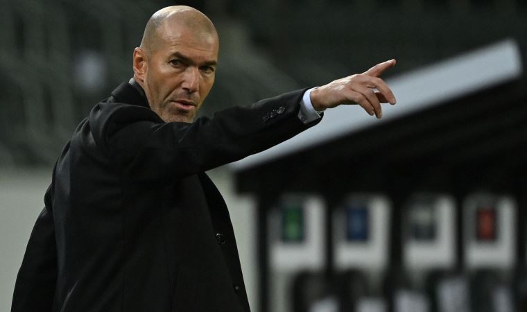 Real Madrid'den ayrılan Zinedine Zidane, gazeteci ile tartıştı