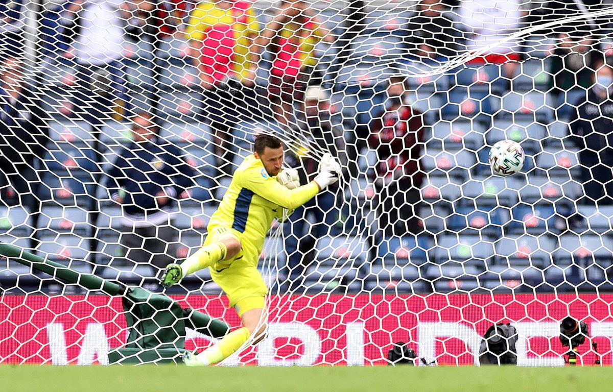 EURO 2020'de Patrik Schick, İskoç kaleciyi çaresiz bıraktı