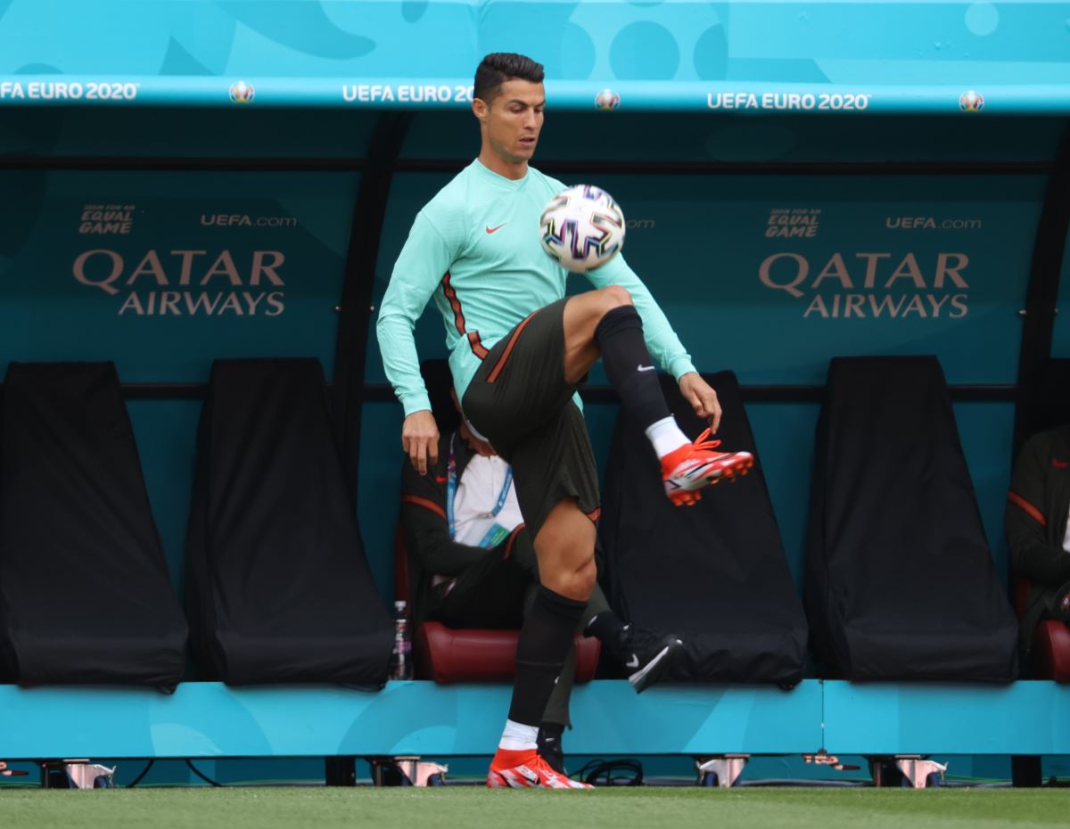 EURO 2020'de Cristiano Ronaldo'dan "kola" çıkışı