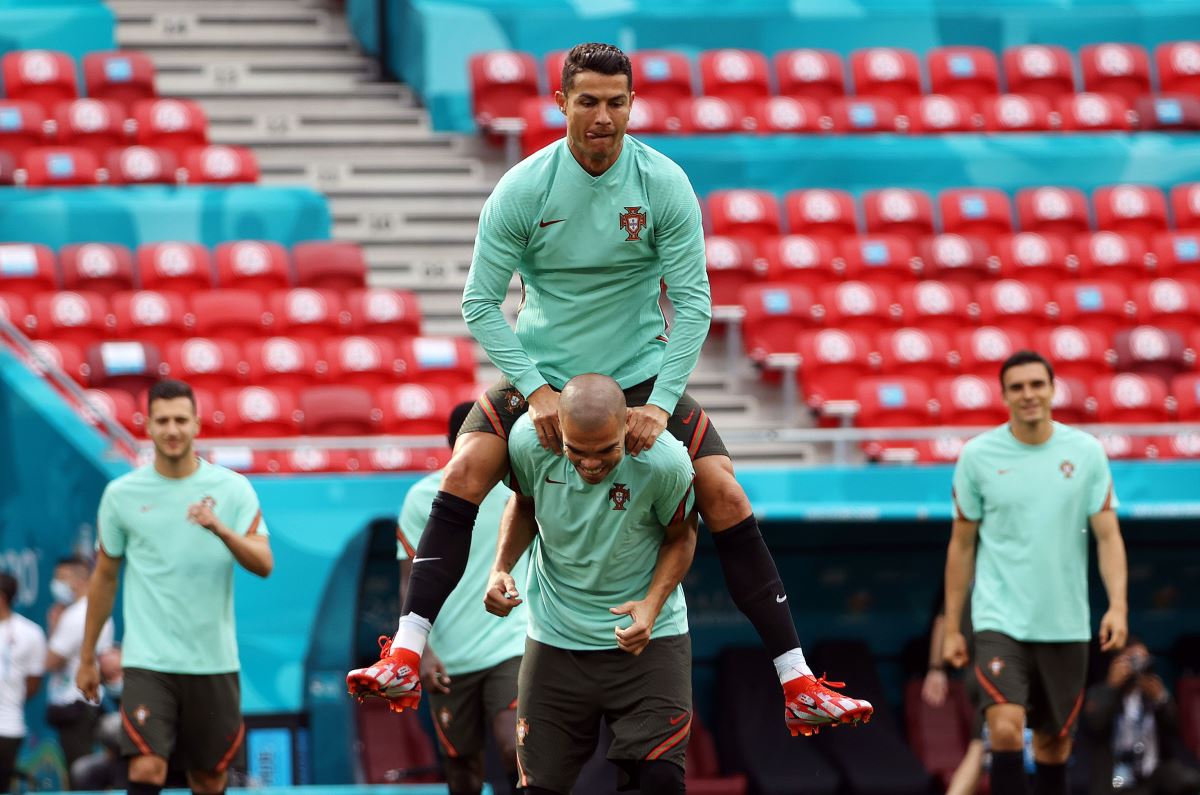 EURO 2020'de Cristiano Ronaldo'dan "kola" çıkışı