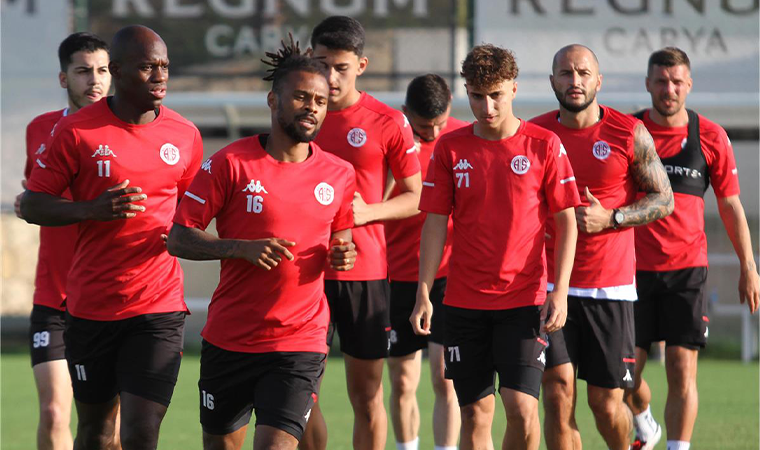 Antalyaspor, kalecisi Ferhat Kaplan'a veda etti