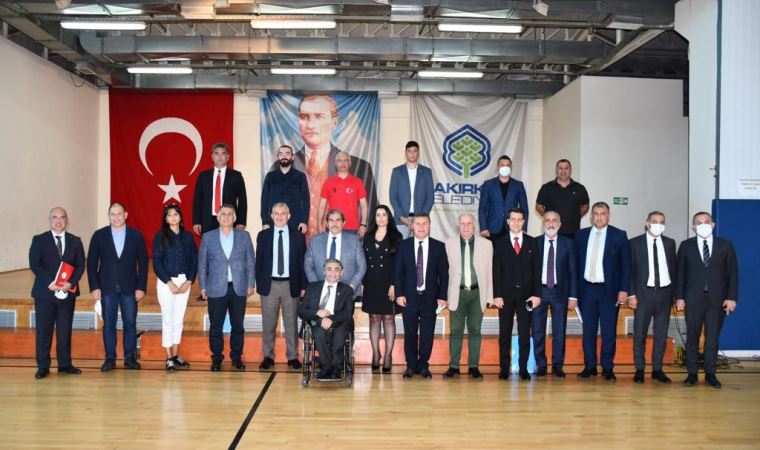 CHP Spor Kurulu İstanbul belediyelerinin spor müdürleriyle bir araya geldi