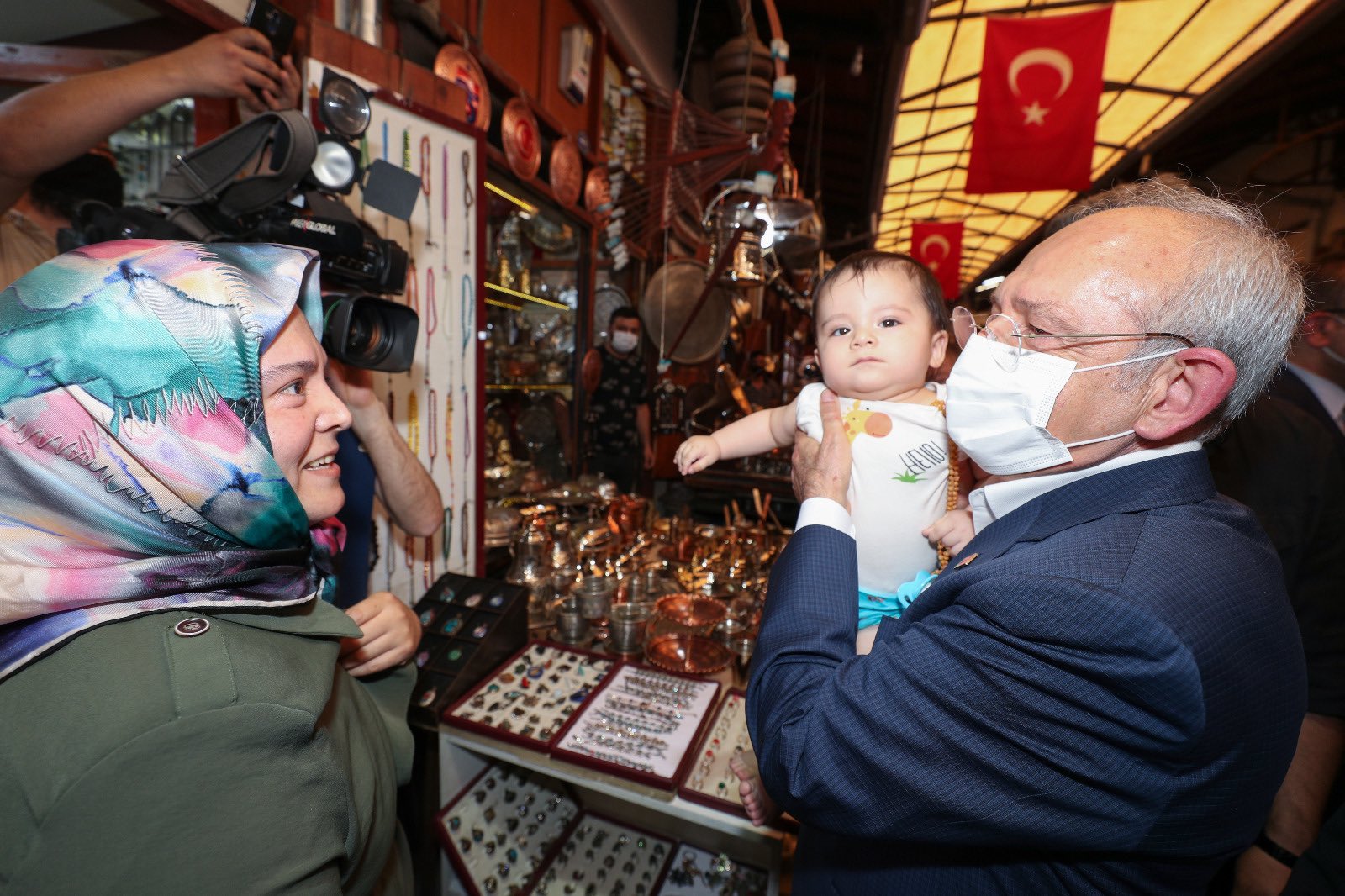 Kılıçdaroğlu'ndan AKP'ye eleştiri: Saraylardan, saltanattan vakit kalmıyor herhalde halka