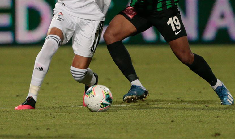 Denizlispor Başkanı Ali Çetin, taraftarlarla karşı karşıya