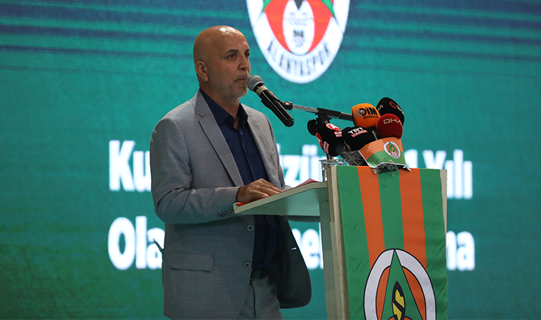 Alanyaspor Kulübü Başkanı Hasan Çavuşoğlu, yeni yabancı kuralını desteklediklerini açıkladı