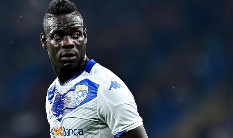 Adana Demirspor taraftarından Balotelli’ye mesaj