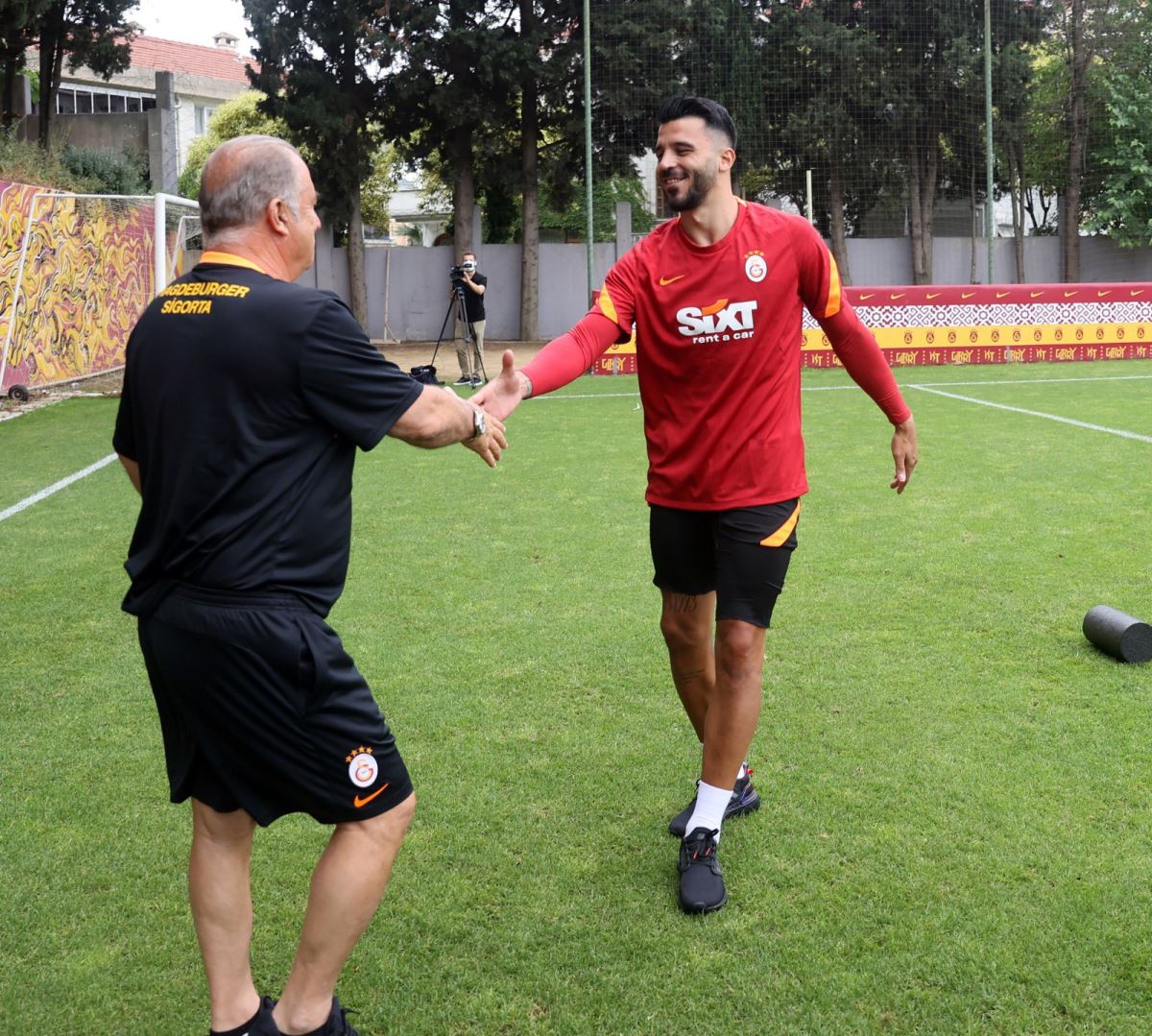 Galatasaray'da Fatih Terim'in ilk antrenmanında Arda Turan detayı