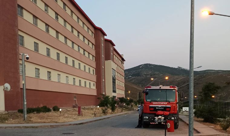 İzmir'de geri gönderme merkezinde bir sığınmacı yanarak öldü