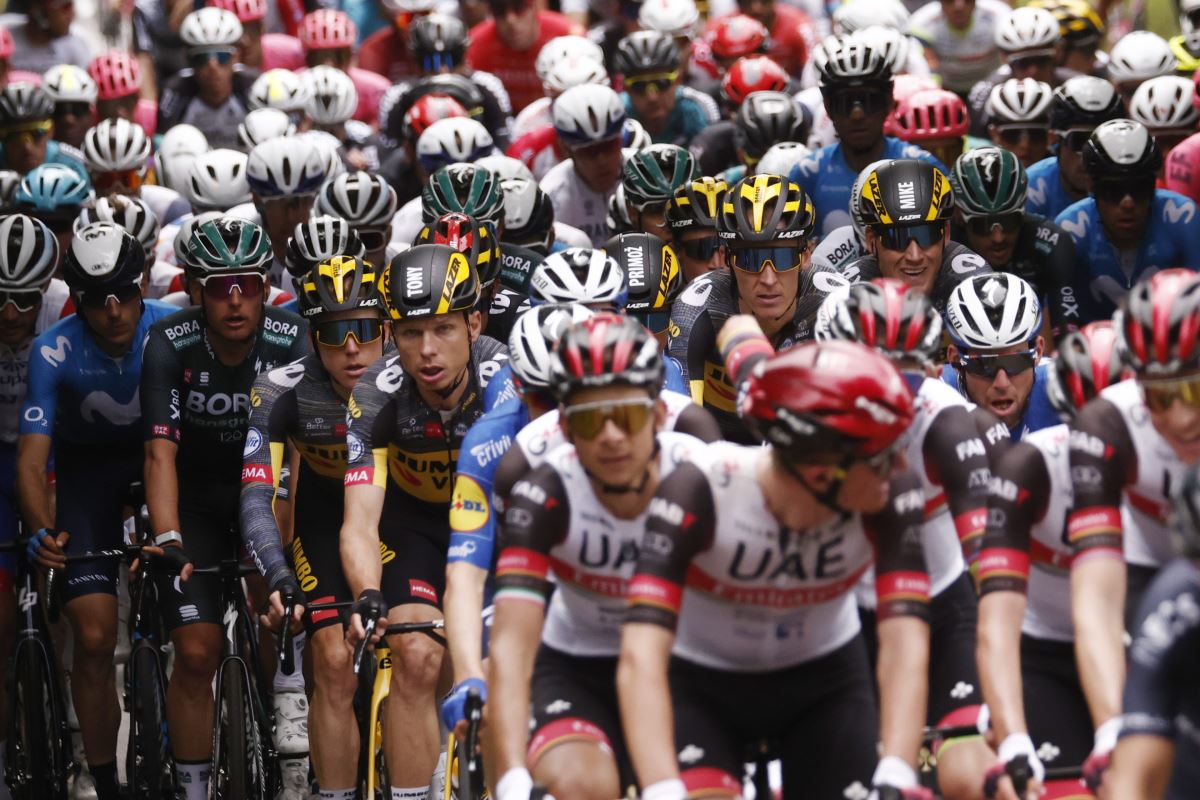 Tour de France’de seyircinin açtığı pankart kazaya sebep oldu