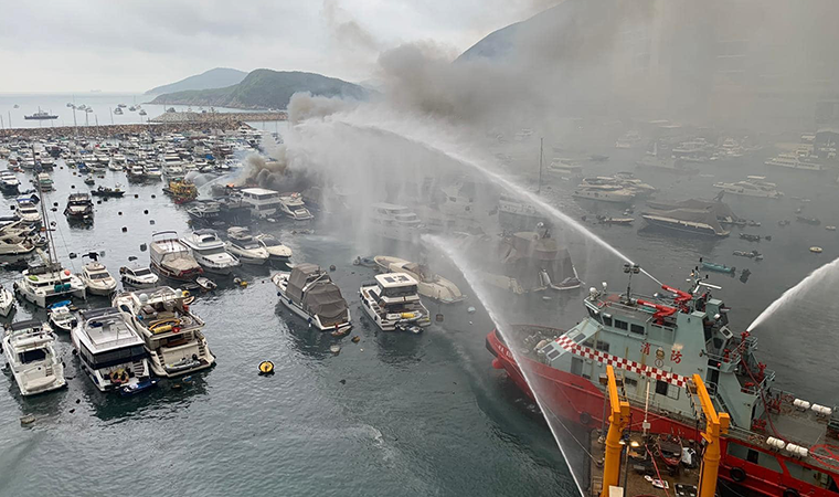 Hong Kong’da marinada yangın