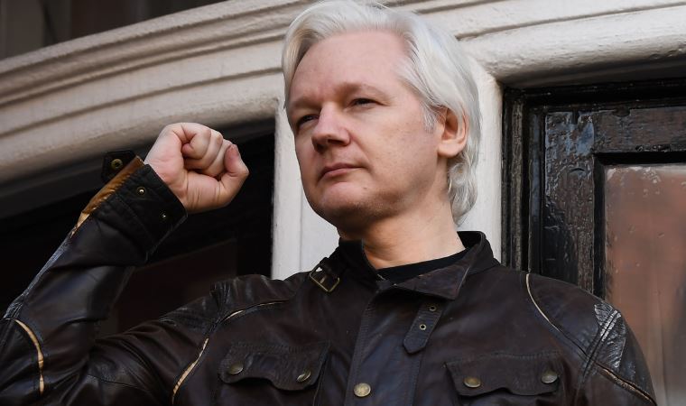 FBI ajanı Sigurdur Ingi Thordarson, Julian Assange hakkındaki iddialar için itirafta bulundu