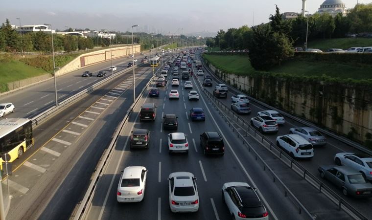 İstanbul'da erken saatlerde trafik yoğunluğu