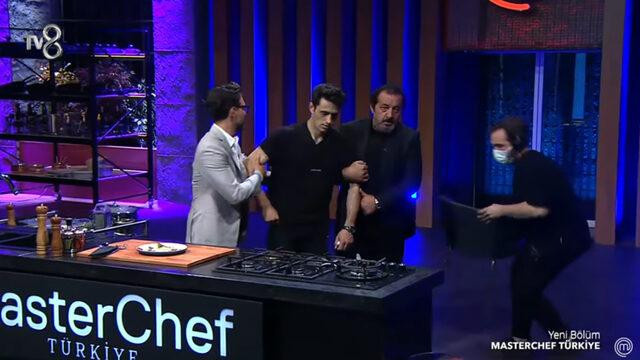 MasterChef'te yarışırken fenalaştı