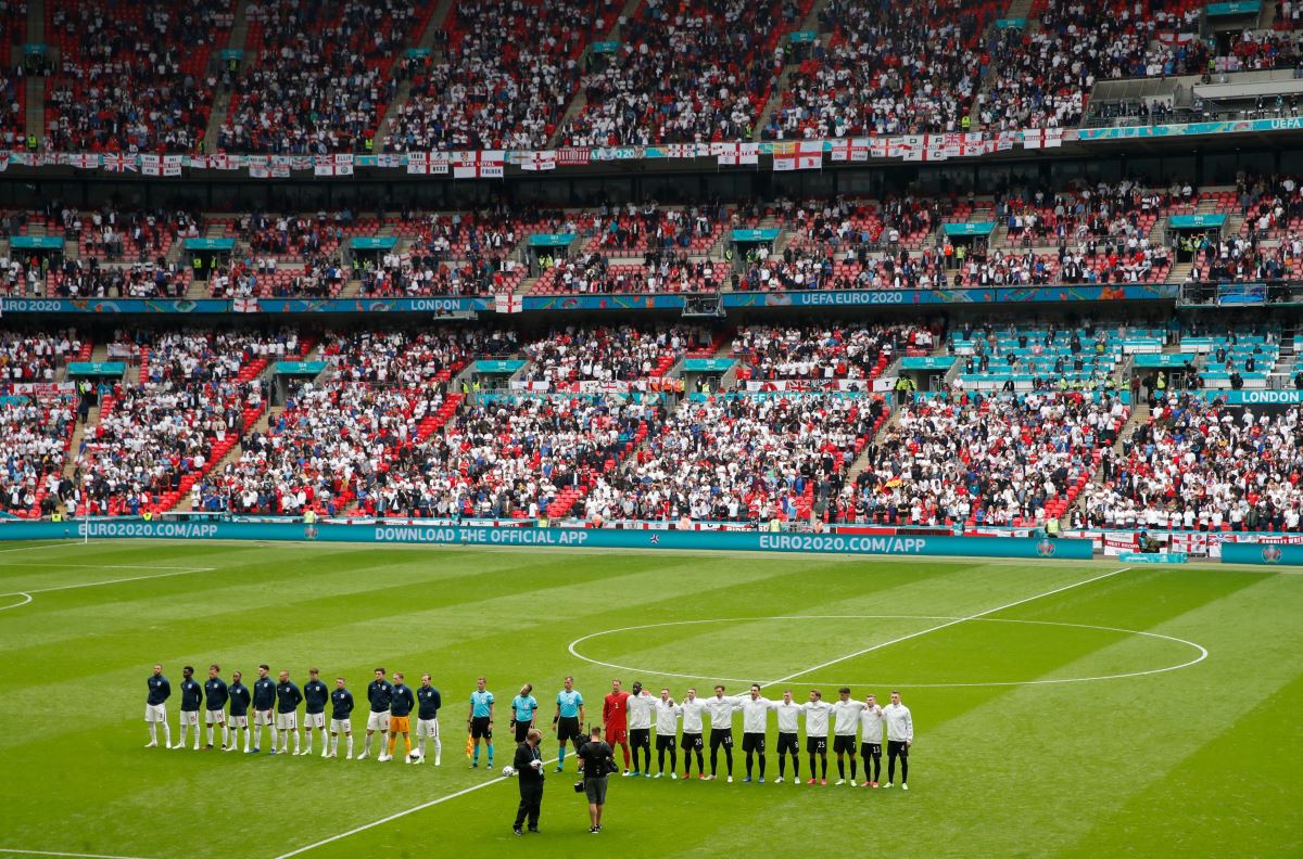 EURO 2020 | İngiliz taraftarlardan Alman milli marşına protesto