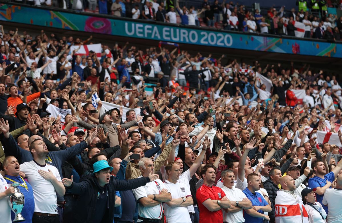 EURO 2020 | İngiliz taraftarlardan Alman milli marşına protesto