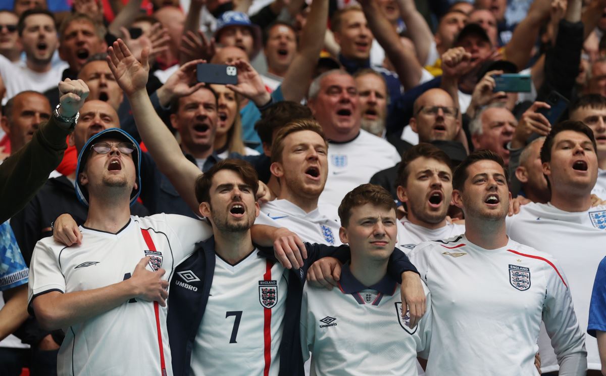 EURO 2020 | İngiliz taraftarlardan Alman milli marşına protesto