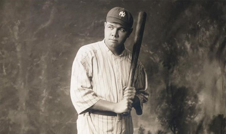 Babe Ruth'un oyuncu kartı yaklaşık 6 milyon dolarlık rekor ücretle satıldı