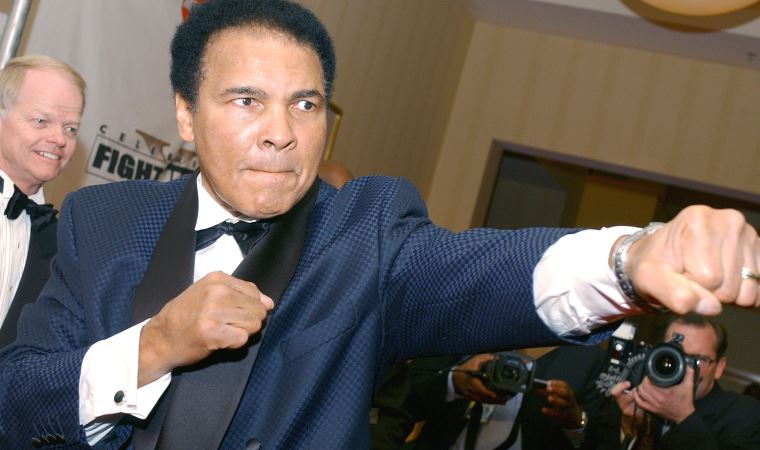 Irkçılık ve ayrımcılıkla mücadelenin sembolü: Muhammed Ali