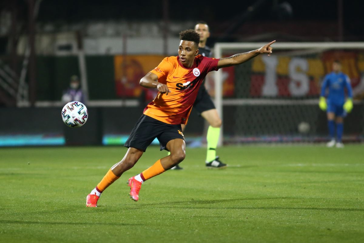 Жедсон фернандеш. Gedson Fernandes. Gedson Carvalho Fernandes. Желсон Фернандеш Бенфика. Gedson Fernandes Galatasaray.