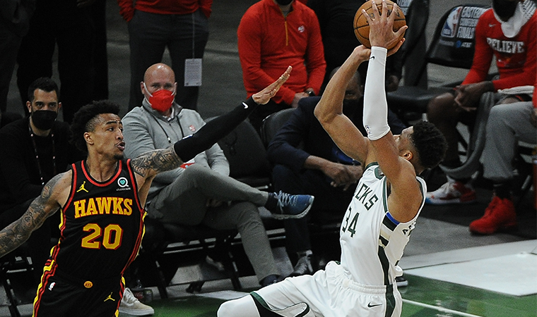 NBA'de Atlanta Hawks, Milwaukee Bucks'ı farklı yenerek seriyi 2-2'ye getirdi