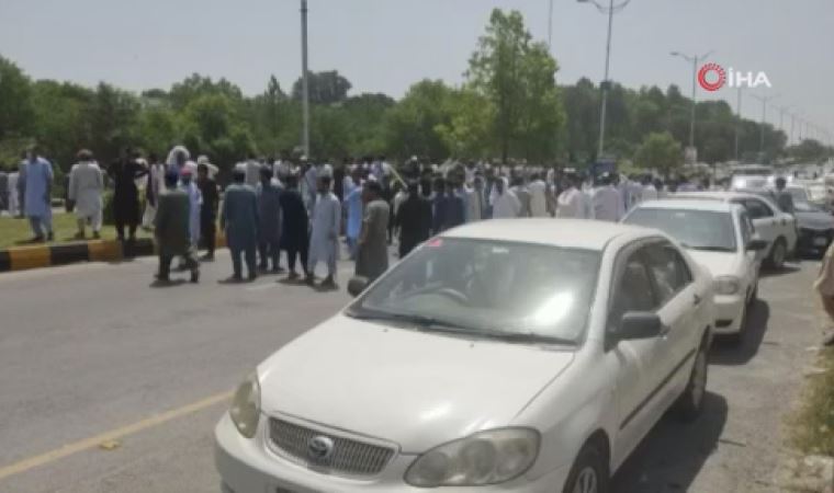 Pakistan’da AstraZeneca ve Pfizer/BioNTech aşılarının bulunmaması protesto edildi