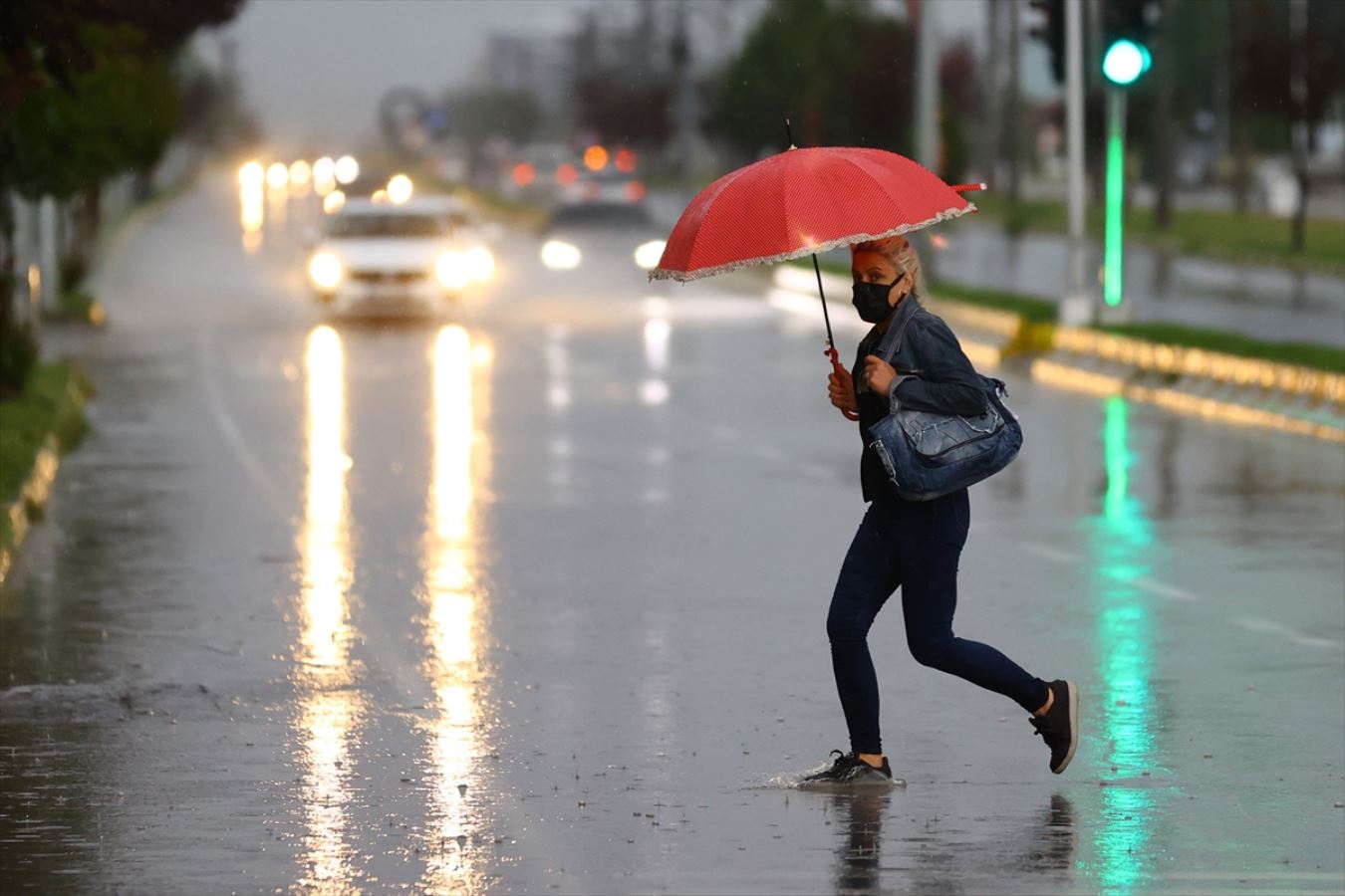 Yeni sağanak yağış uyarısı! Meteoroloji gün verdi