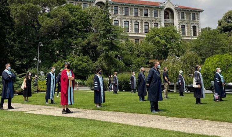 Boğaziçi Üniversitesi'nde akademisyenler bir kez daha rektörlük binasına sırtını döndü