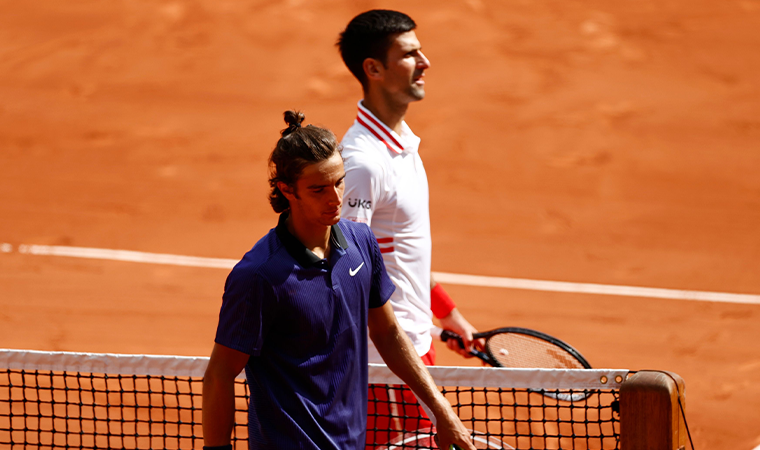 Fransa Açık'ta Novak Djokovic, Lorenzo Musetti'yi geriden gelerek mağlup etti