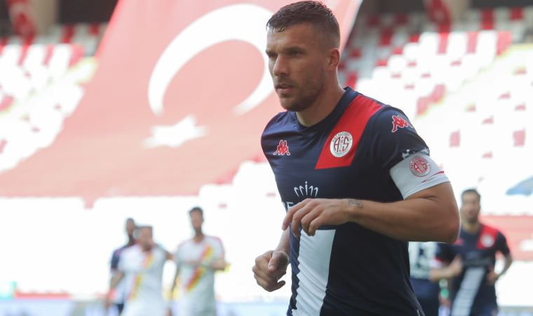 Lukas Podolski'den Ergin Ataman'a ikinci tebrik mesajı