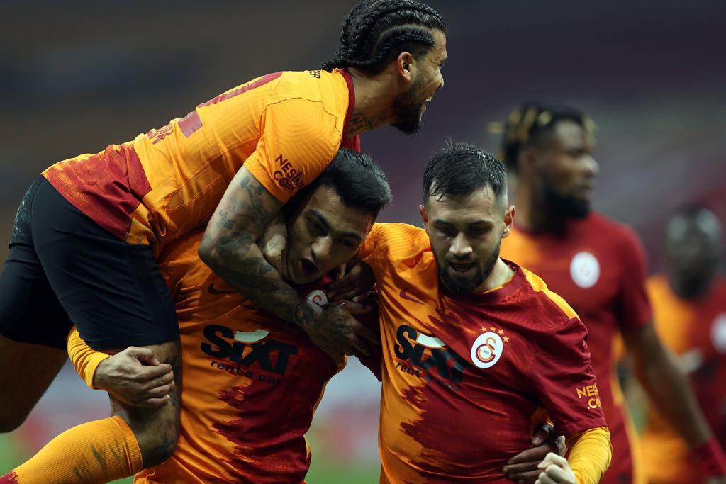 Galatasaray,  Aliou Dieng ile ilgileniyor