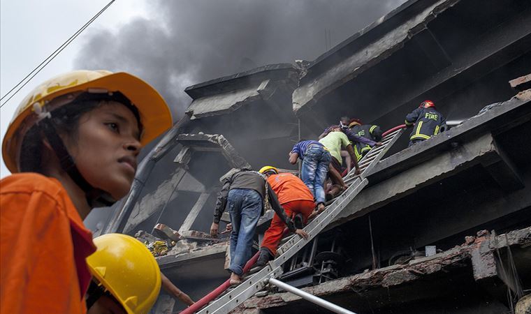 Bangladeş'te 52 kişinin hayatını kaybettiği fabrika yangınında 9 kişi gözaltında