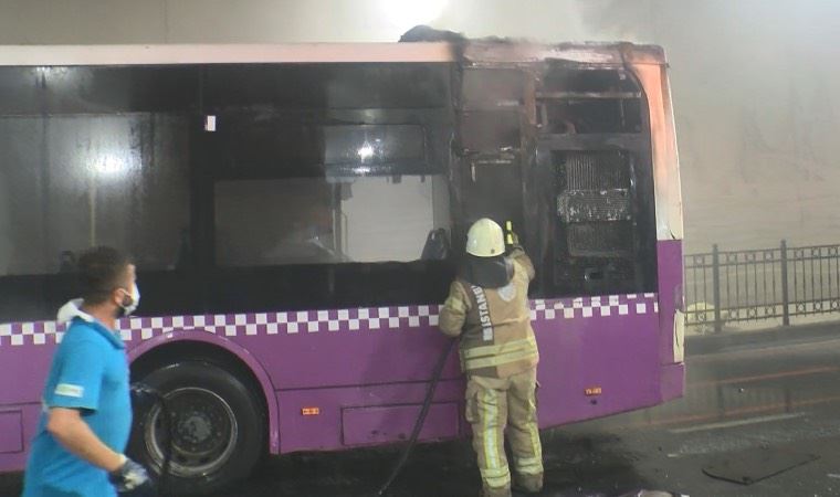 Taksim'de korkutan otobüs yangını