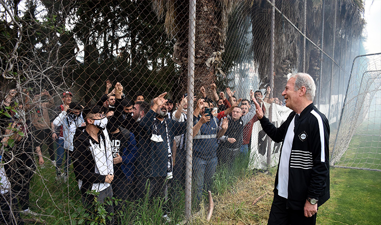 Altay, Mustafa Denizli ile anlaşma sağladı