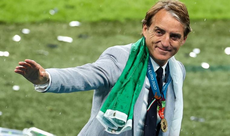 Mancini 'mucizesi' İtalya basınında: 'Silahları dostluk ve neşe'