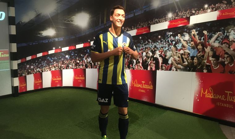 Fenerbahçeli Mesut Özil'in balmumu heykeli İstanbul'da