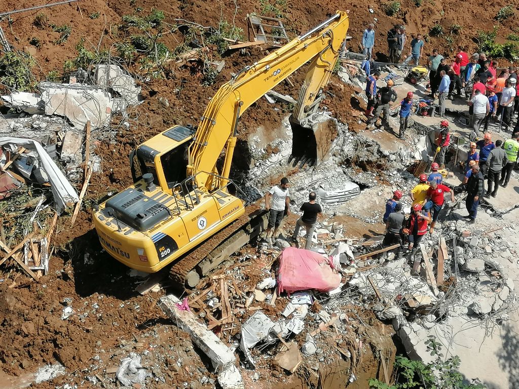 Son dakika... Rize'de sel ve heyelan felaketi: Ölü sayısı artıyor