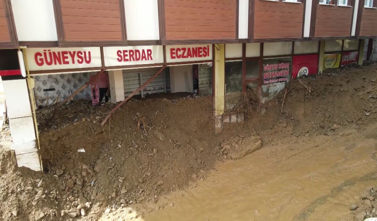 Son dakika... Rize'de sel ve heyelan felaketi: Ölü sayısı artıyor