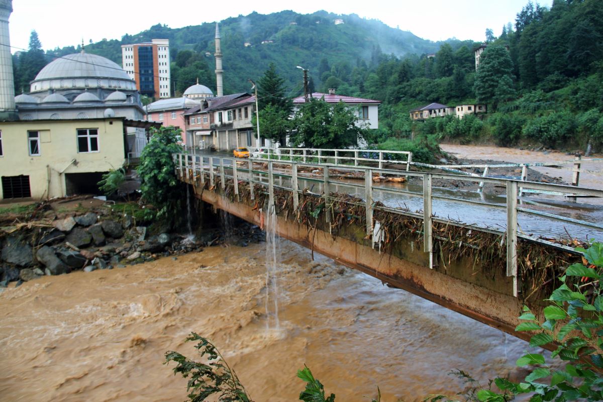 Son dakika... Rize'de sel ve heyelan felaketi: Ölü sayısı artıyor