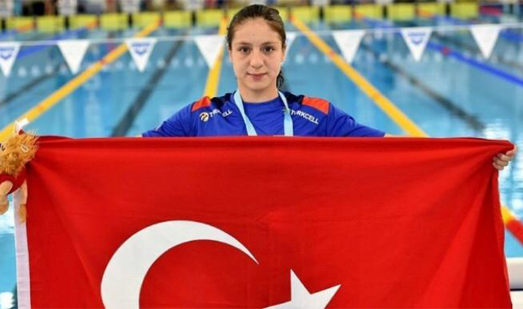 Merve Tuncel'in hedefi, Tokyo Olimpiyatları'nda final yüzmek