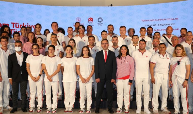 Tokyo Olimpiyatlarında Türkiye'yi temsil edecek milli sporcular Japonya'ya vardı