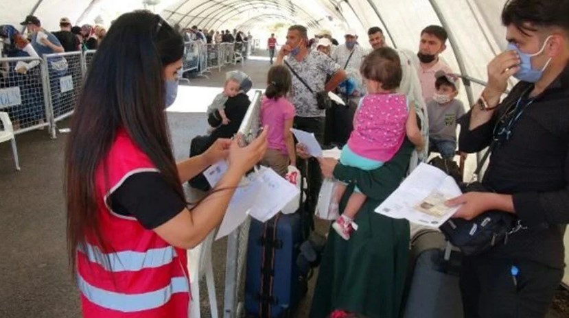 Binlerce Suriyeli bayram için ülkesine döndü