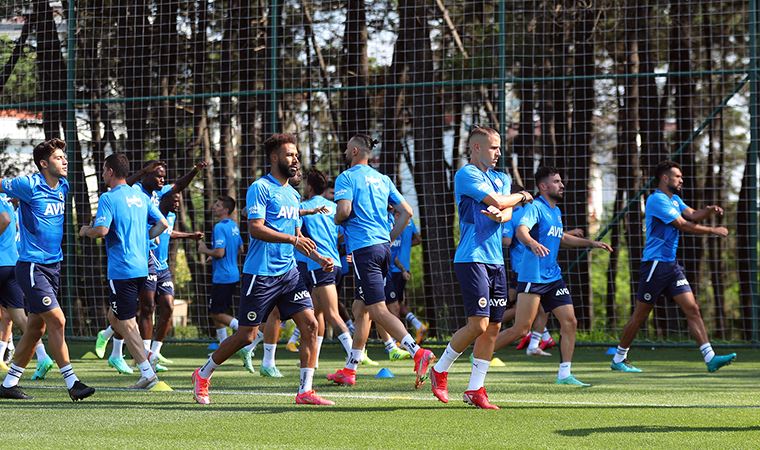 Fenerbahçe, yeni sezon hazırlıklarını sürdürdü