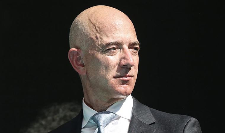 Amazon'un kurucusu Bezos, uzay yolculuğuna 82 yaşındaki eski bir pilotu davet etti