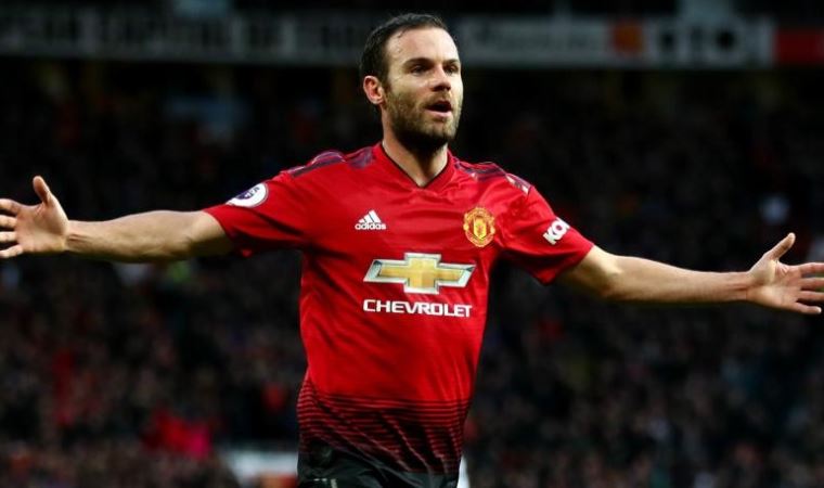 Manchester United Mata'nın sözleşmesini bir yıl uzattı