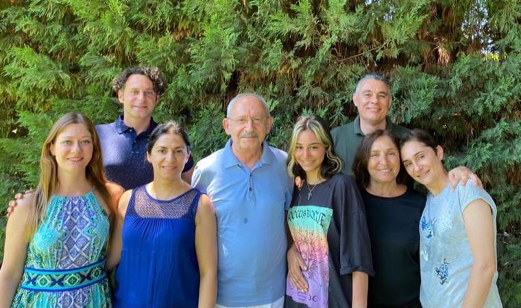 CHP lideri Kemal Kılıçdaroğlu'ndan aile fotoğraflı bayram mesajı