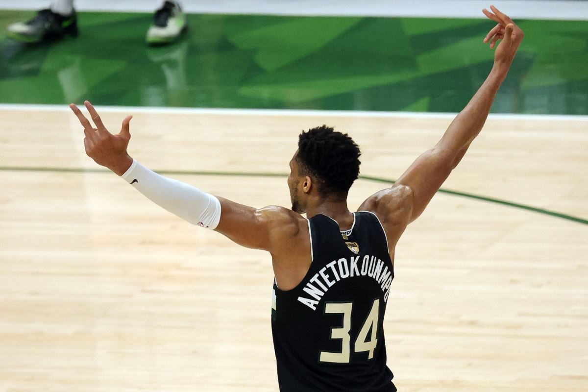 NBA'de Giannis Antetokounmpo, final serisinin en değerlisi seçildi