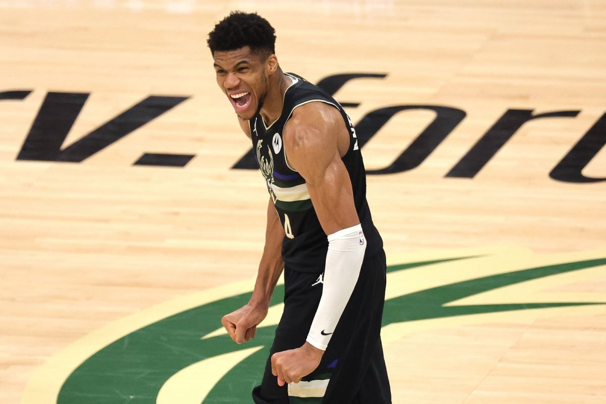 NBA'de Giannis Antetokounmpo, final serisinin en değerlisi seçildi